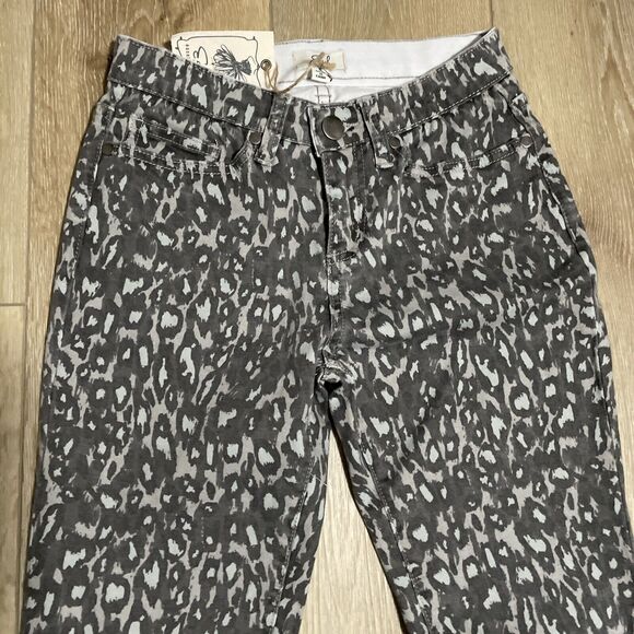 Easel Gray Camo Animal Print Jeans Cropped Size Small Frayed Hem New NWT - Picture 2 of 8